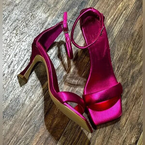 Marc Fisher Sandals Size 5.5M